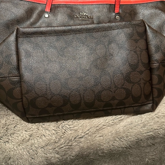 Coach Tote F34703 - Picture 3 of 13